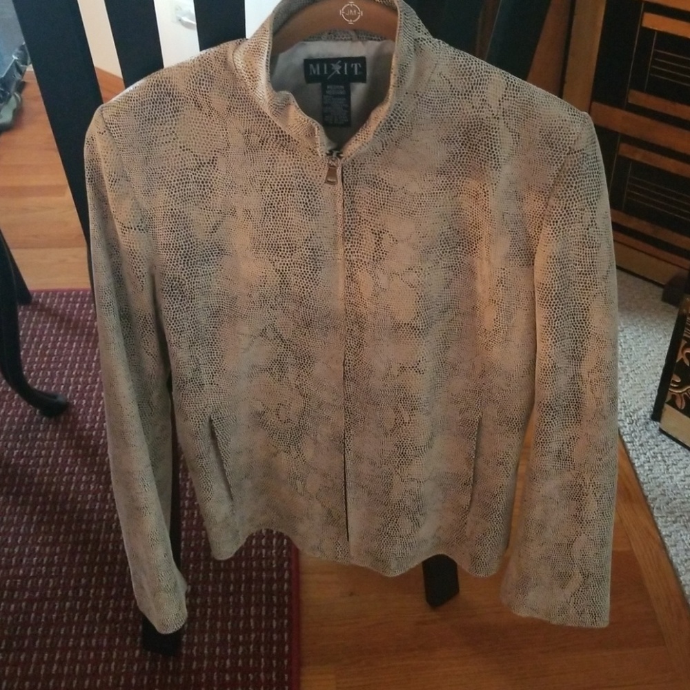 Jacket - Picture 3 of 7